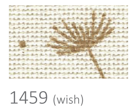 Audinys 1459 (Wish) smulkaus smėlio spalvos aguonos žiedų raštu ant kreminės pynuotos tekstūros, variantas