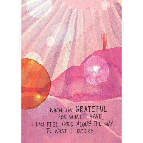 Plakatas rožinės–oranžinės akvarelės fone su motyvacine anglų kalbos citata „When I'm grateful…“, skirtas kabinti ant sienos