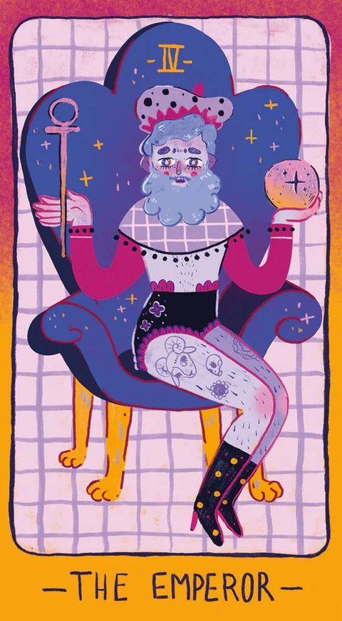 tarot korta Imperatorius, ryški violetinė–oranžinė iliustracija su karališku veikėju ant kėdės, vertikali