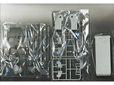 Takom Tiger I Sd.Kfz.181 vėlyvas su zimmeritu, 1/35 plastikinis modelis