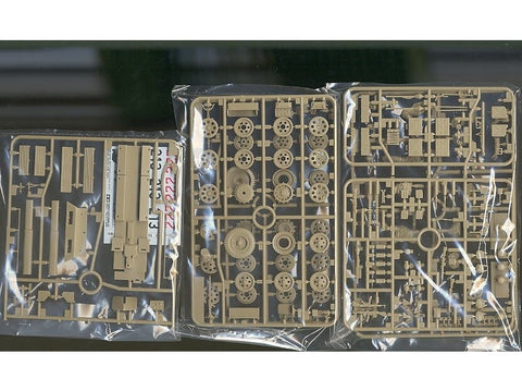 Tamiya Sd.Kfz.251/1 Ausf.D 1/35 vokiečių šarvuotis plastikinis rinkinys (35195)
