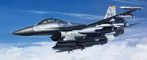 F-16CJ Fighting Falcon naikintuvo plastikinis modelis 1/72