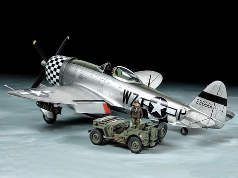 Tamiya P-47D Thunderbolt „Bubbletop“ + 4x4 lengvas visureigis, 1/48 rinkinys