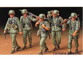 Tamiya Vokiečių kulkosvaidžio įgula žygyje 1/35 figūrėlių rinkinys (35184)