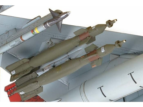 Tamiya F-16C Fighting Falcon ANG 1/48 plastikinis modelis (Block 25/32)