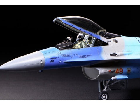 Tamiya F-16C/N Aggressor 1/48 plastikinis lėktuvo modelis