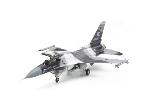 Tamiya F-16C/N Aggressor 1/48 plastikinis lėktuvo modelis