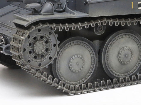 Tamiya Pz.Kpfw.38(t) Ausf. E/F tanko modelis 1/35 plastikinis rinkinys (35369)