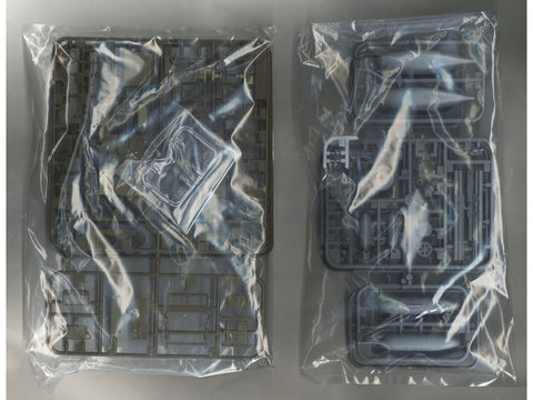Tamiya P-47D Thunderbolt „Bubbletop“ + 4x4 lengvas visureigis, 1/48 rinkinys
