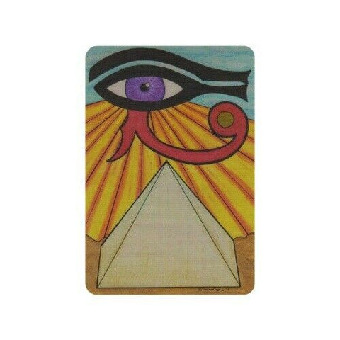 Tarot korta su violetine akimi ir Egipto piramide, geltoni spinduliai fone, vertikali priekinė pusė
