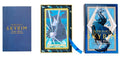 Skyrim tarot kortos, komplektas su mėlynu vadovu, atidaryta dėžute ir korta centre su mėlyna juostele, skiriasi kampu nuo kitų galerijos nuotraukų