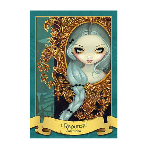 Tarot korta Rapunzel, aukso raižyto rėmo portretas su blyškiai melsvais, pintais plaukais, kortos priekinis planas