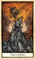 Tarot korta „Bokštas“ linoraižinio stiliaus, tamsiai pilkai–oranžinė sprogstanti bokšto scena, kortos priekis