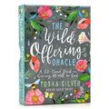 Orakulo kortos The Wild Offering, 52 kortų dėžutė su gėlėtu pilku viršeliu, autorius Tosha Silver, iliustr. Katie Daisy