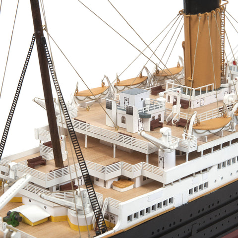TITANIKAS - Istorinio laivo modelio rinkinys modeliavimui