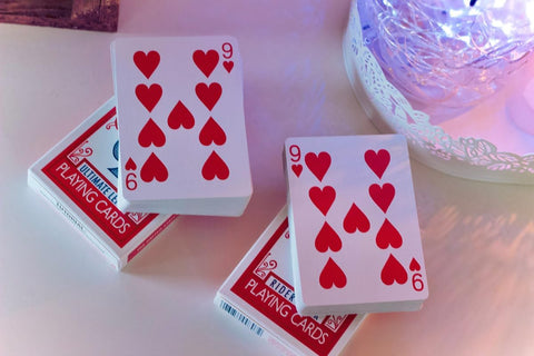 Bicycle Lefty žaidimo kortos kairiarankiams, raudona pokerio kaladė