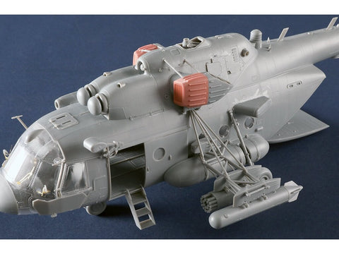 Mi-8MTV5 „Hip“ sraigtasparnio surenkamas modelis 1/48, 51,9 cm
