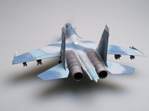 Trumpeter Su-27UB Flanker C 1/72 surenkamas lėktuvo modelis