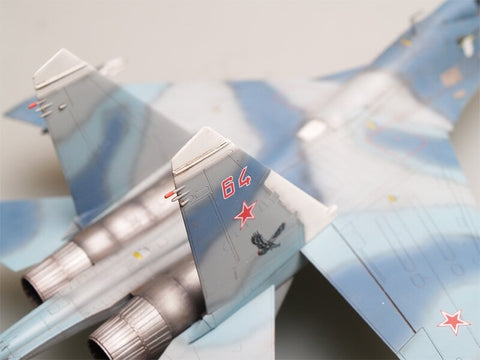 Trumpeter Su-27UB Flanker C 1/72 surenkamas lėktuvo modelis