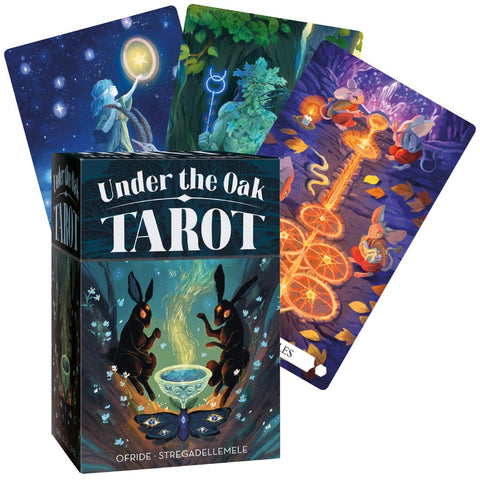 Tarot kortos Under the Oak komplektas — tamsiai mėlynas dėklas ir trijų spalvingų iliustruotų kortų išklotinė