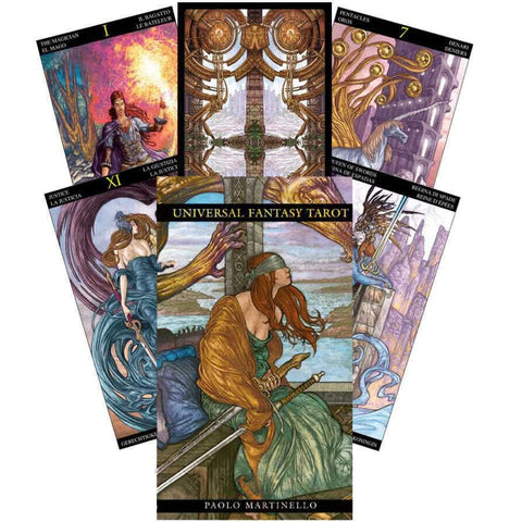 Parduotuvės prekių puslapyje: Universal Fantasy Tarot kortų kaladė Paolo Martinello — viršelis ir penki iliustruoti kortų atvaizdai vėduoklės kompozicija