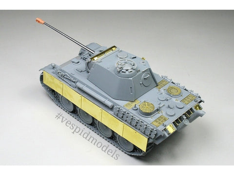 Vespid Models Pz.Kpfw. V Panther Ausf. G (vėlyva) tanko modelis 1/72