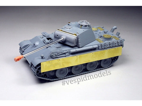 Vespid Models Pz.Kpfw. V Panther Ausf. G (vėlyva) tanko modelis 1/72