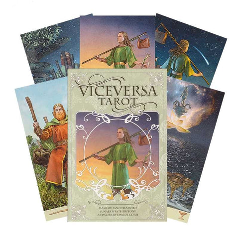 Tarot kortos Viceversa su dekoratyviu dėklu ir keliais išskleistais kortų pavyzdžiais, akcentuojančiais iliustracijas