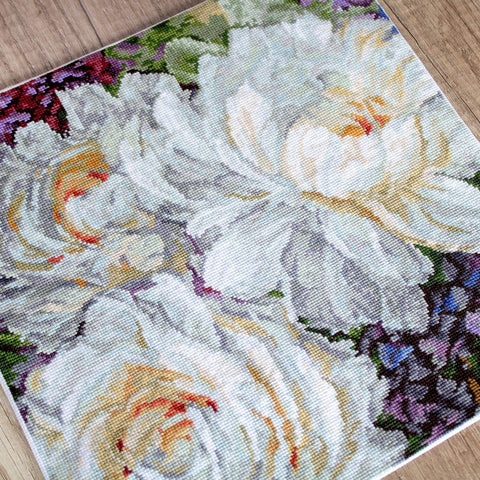 LetiStitch: White Roses SLETI930 - siuvinėjimo kryželiu rinkinys - HOBI.LT 🇱🇹